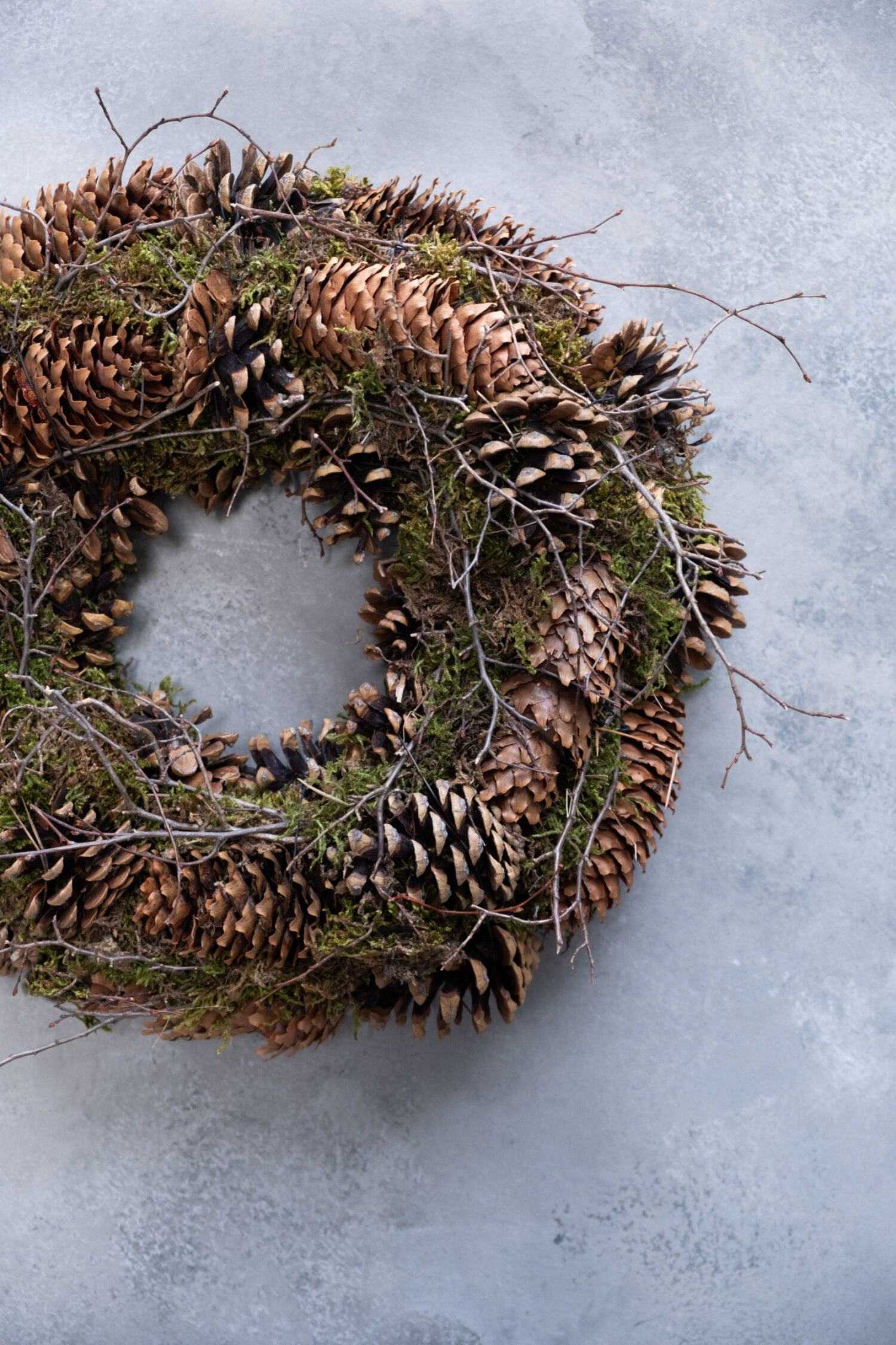 Wreath moss mix pine, twigs